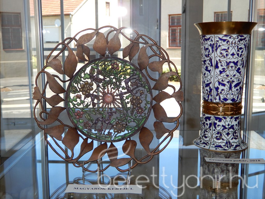 Ünnepi kiállításmegnyitó és kenyérszentelés 25